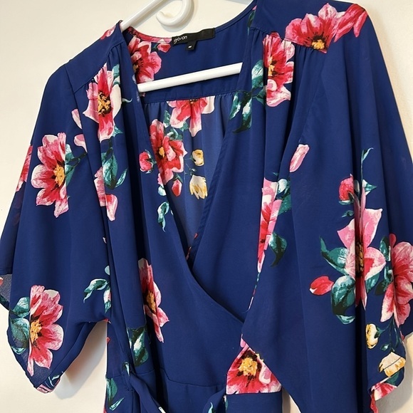 GibsonLook Blue Floral Mindy Wrap Blouse, Medium - Picture 2 of 10